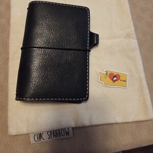 Chic Sparrow Creme Deluxe Black Beauty Pocket